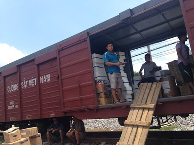Hình thức giao nhận hàng khi gửi hàng từ Sài Gòn ra Hà Nội bằng tàu hỏa
